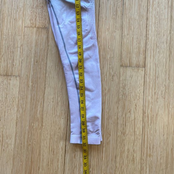 Women’s Gymshark Light Gray/Pink Ombre Seamless Leggings, Size M - Picture 8 of 12